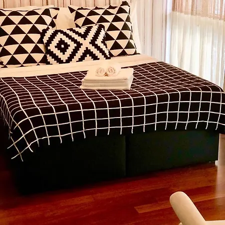 Luxurious City Centre Апартаменты